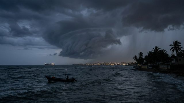 COE alerta verde en 10 provincias ante la ola tropical