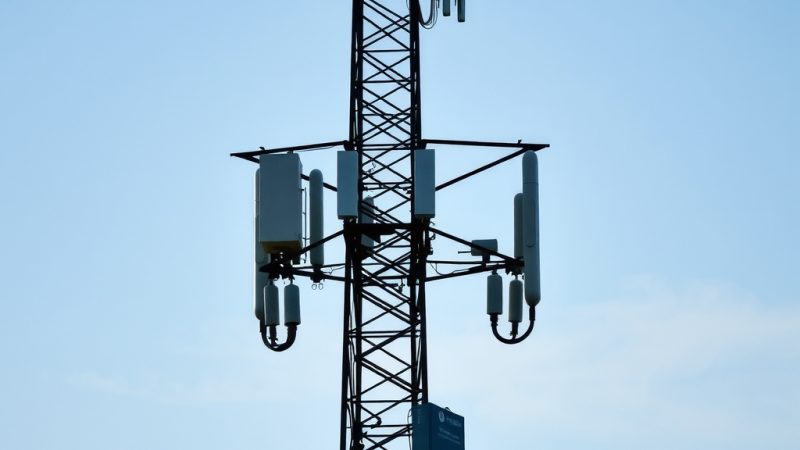 Telecomunicaciones: Abinader busca mayor competencia para reducir precios