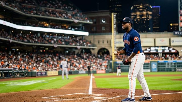 Blanco regresa a la lista de los Astros para abrir frente a Chicago