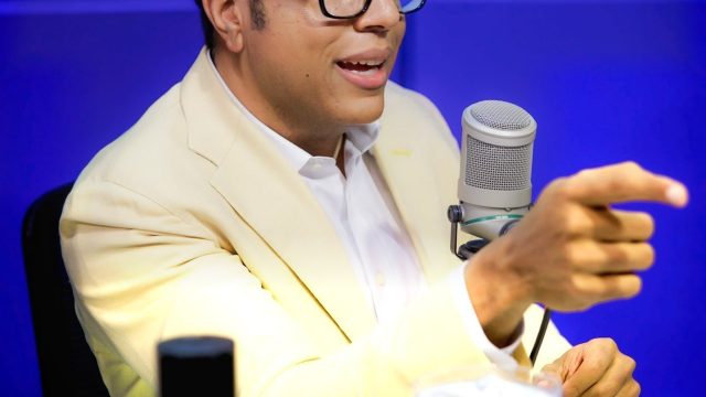 Almánzar alerta sobre riesgo de escasez de diésel y alza de tasas en RD