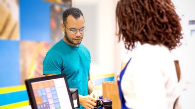 Bancos aumentan presencia física en República Dominicana