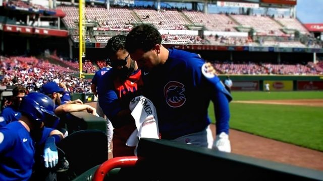 Bregman sale del juego tras pelotazo en el rostro