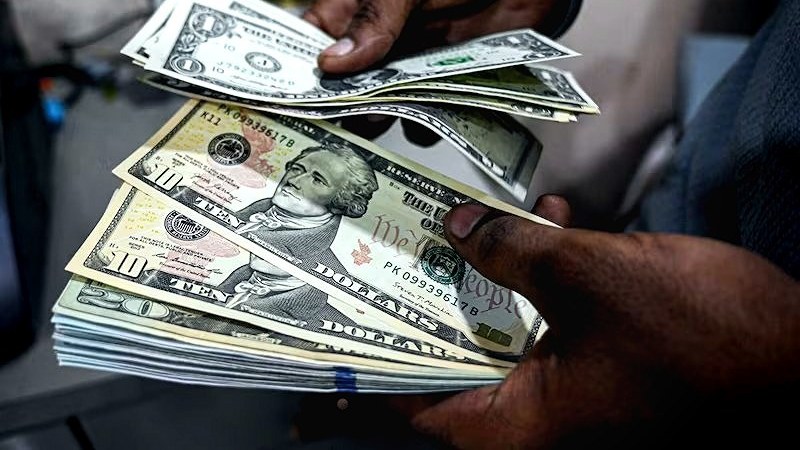 Dólar se mantiene estable en RD$58,5 este viernes