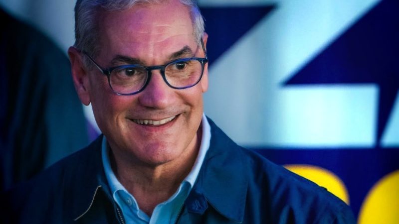 Castillo lidera encuestas internas del PLD con 45,5 %