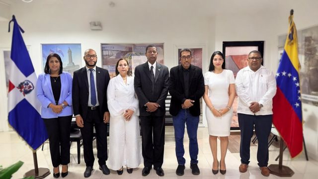 Consulado Dominicano de Caracas reabre sus servicios consulares