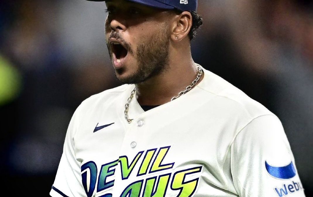 Freddy Peralta gana el título de MVP de la Serie de Campeonato de la Liga Americana