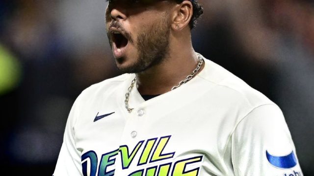 Freddy Peralta gana el título de MVP de la Serie de Campeonato de la Liga Americana