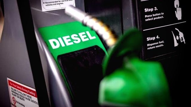 G7 libera 100 millones de barriles para frenar la subida del diésel