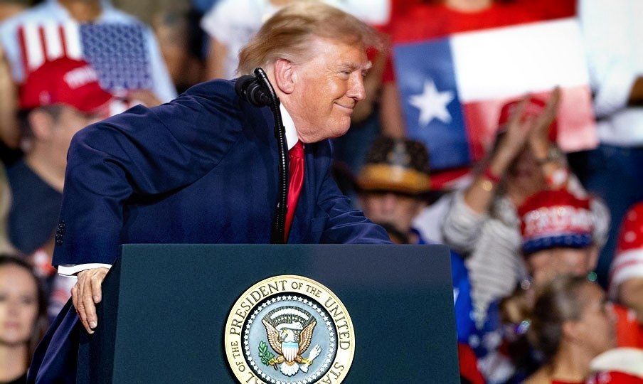 Interrupciones polémicas marcan mitin de Trump en San Antonio