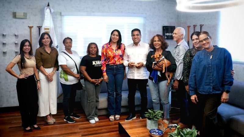 Kelvin Cruz recibe reconocimiento por impulsar la protección animal en los Juegos Santo Domingo