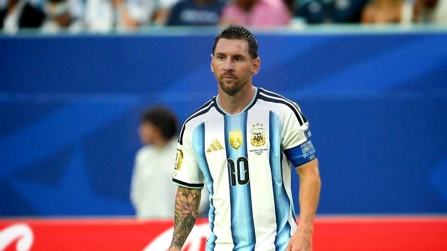 Messi recibe doctorado honoris causa antes de su último partido con la Albiceleste