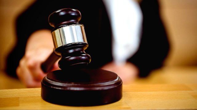Prisión preventiva de tres meses impuesta a hombre buscado por homicidio en Villa Altagracia