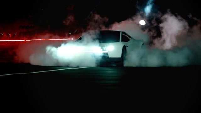 Roadster de Tesla despega y acelera en menos de un segundo