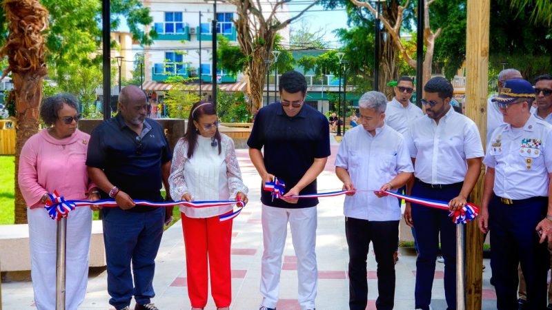 Transformación de parques en Boca Chica