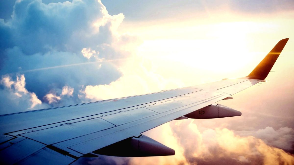 Turbulencia en vuelo provoca angustia a pasajera dominicana