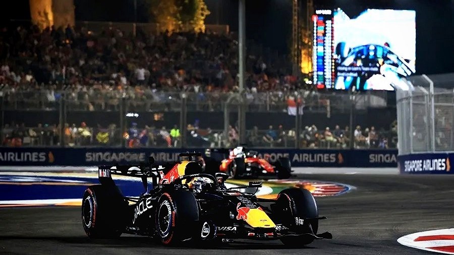 Verstappen triunfa en Singapur y alcanza su 73.º título en F1