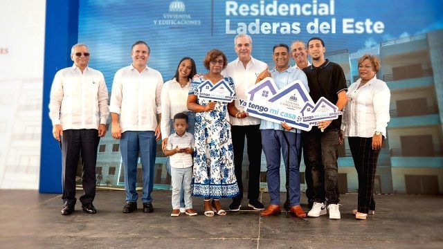Vivienda: Abinader entrega 224 apartamentos en Laderas del Este con financiamiento de Banreservas